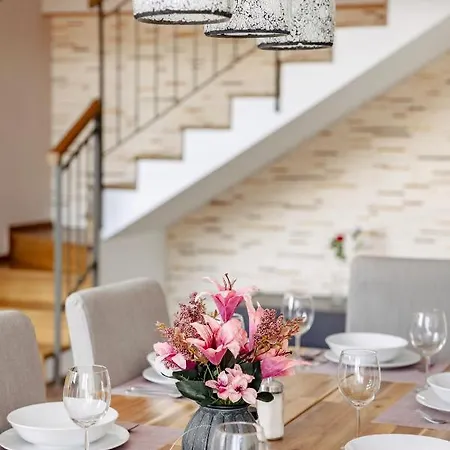 Corvin Promenade 2f Apartment, Downtown דירה