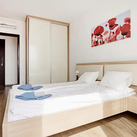 דירה Corvin Promenade 2f Apartment, Downtown בודפשט