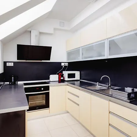 Lejlighed Corvin Promenade 2f Apartment, Downtown