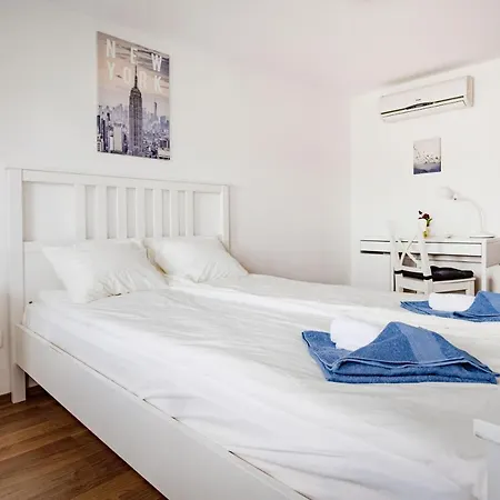 Apartment Corvin Promenade 2f Apartment, Downtown *